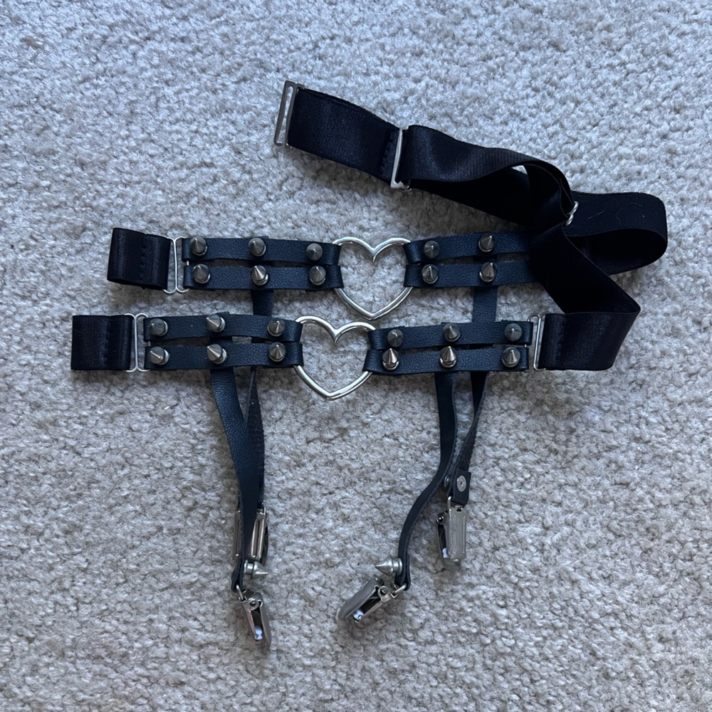Black Spiked Thigh Garters Hearts